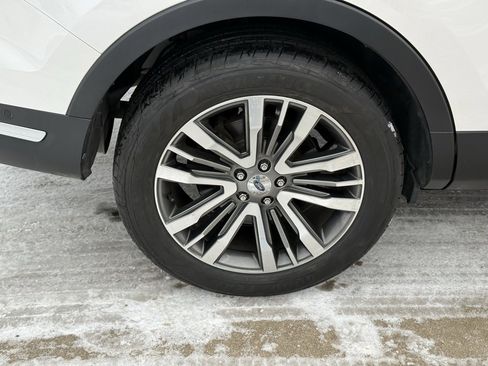 Used 2018 Ford Explorer Platinum image 14