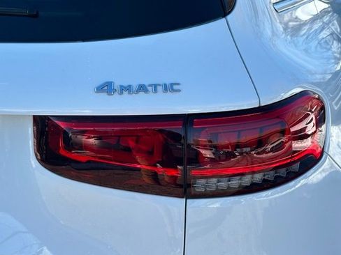 Used 2023 Mercedes-Benz GLB 250 4MATIC image 8