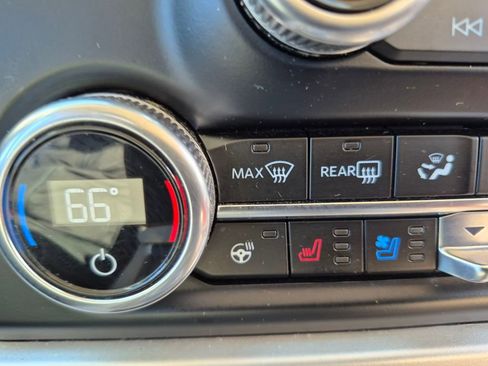 Used 2024 Ford Expedition Limited image 23