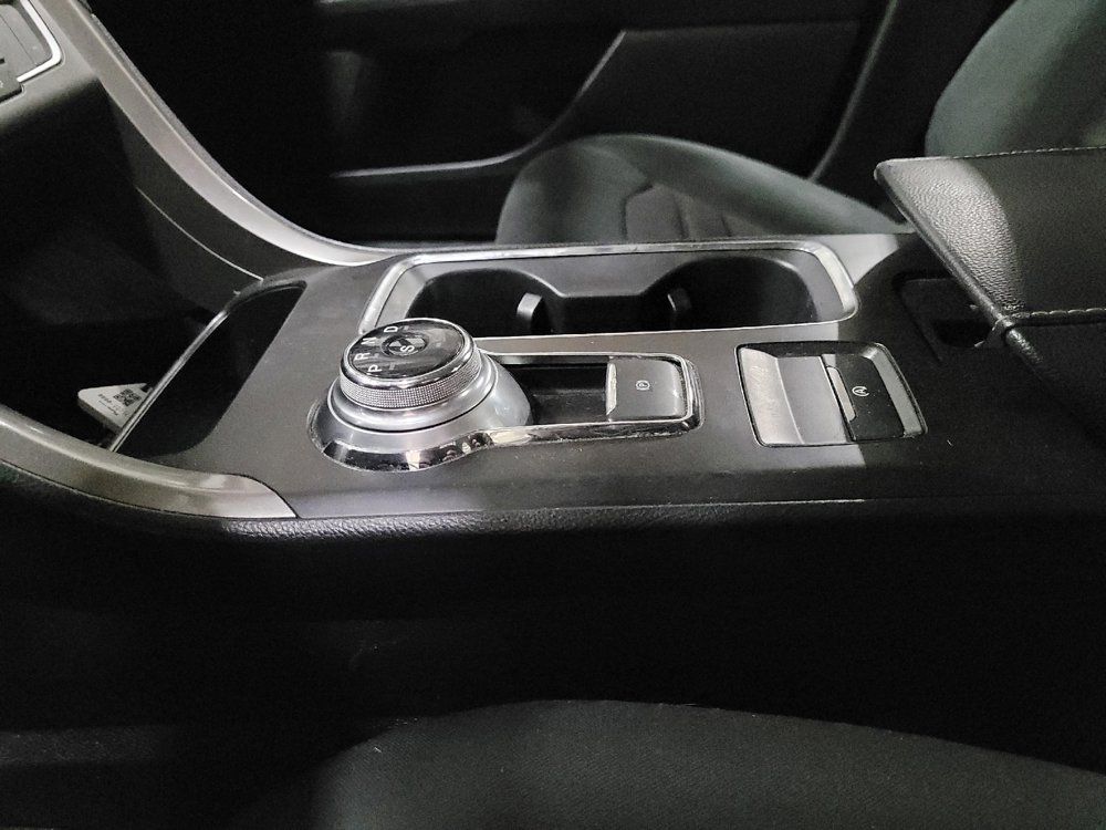 Used 2019 Ford Fusion SE FWD image 26