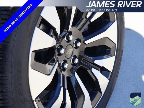 Certified 2025 Ford Explorer Platinum w/ LUX Leather Package image 41