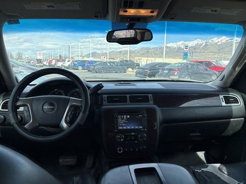 Used 2013 GMC Yukon Denali image 23