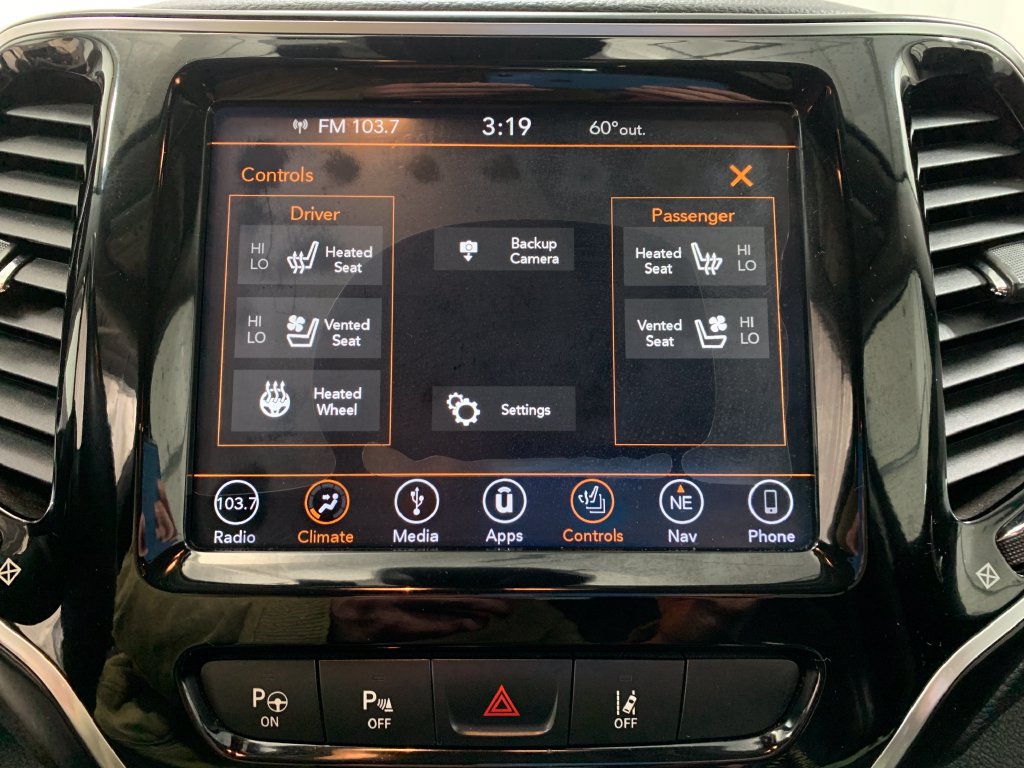 Used 2019 Jeep Cherokee Limited w/ Luxury Group AWD/4WD image 11