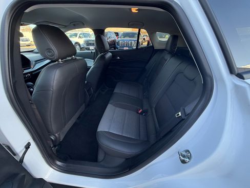 Certified 2025 Chevrolet Trax LT w/ LT Convenience Package image 18