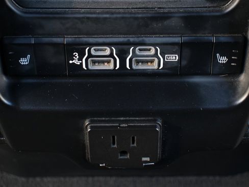 Used 2019 RAM 1500 Laramie image 39