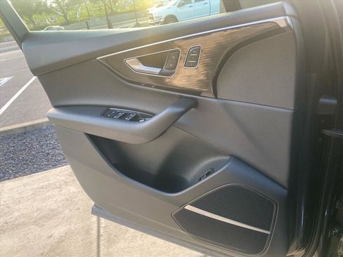 Used 2021 Audi Q7 2.0T Premium Plus w/ Executive Package image 32