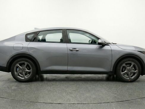 Used 2025 Kia K4 LXS image 11