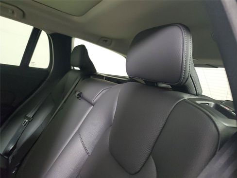 New 2026 Volvo V60 B5 Cross Country Plus w/ Protection Package Premier AWD/4WD image 13