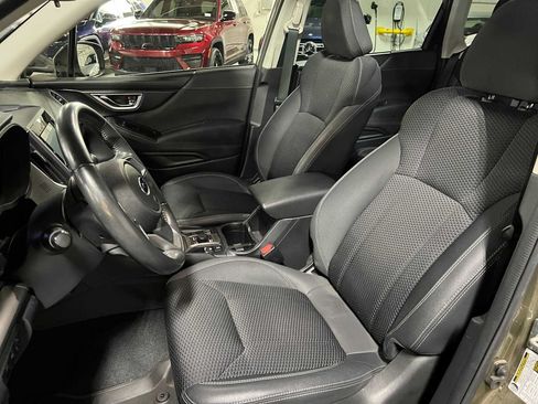 Used 2023 Subaru Forester Premium AWD/4WD image 25