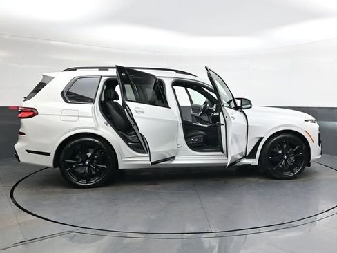 New 2026 BMW X7 M60i image 36