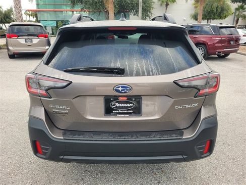 Used 2022 Subaru Outback Premium image 10
