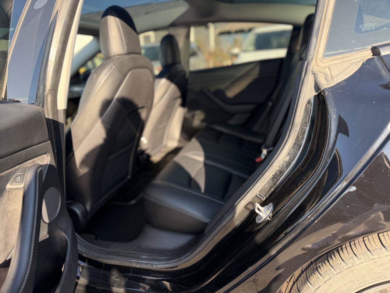 Used 2022 Tesla Model 3 Long Range AWD/4WD image 27
