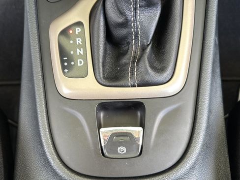 Used 2016 Jeep Cherokee Sport image 24