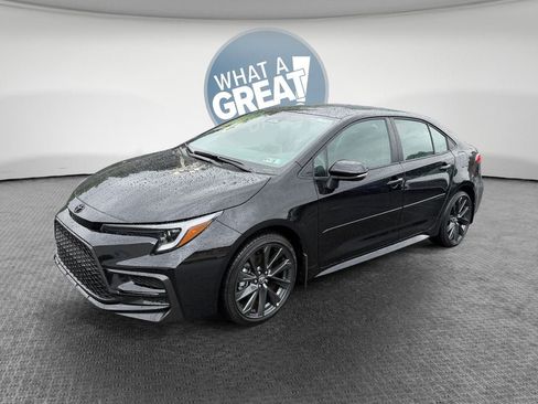 Certified 2026 Toyota Corolla SE w/ SE Package FWD image 8