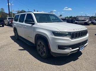 Used 2024 Jeep Wagoneer L Series II w/ Flexible Seating Group AWD/4WD video 1