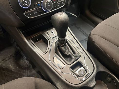 Used 2019 Jeep Cherokee Latitude w/ Popular Appearance Group image 20