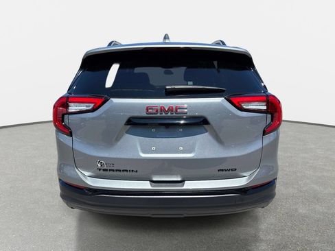 Used 2024 GMC Terrain SLE w/ Driver Convenience Package AWD/4WD image 5