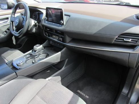 Certified 2023 Nissan Rogue SV AWD/4WD image 11
