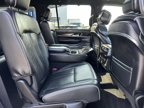 Used 2023 Jeep Grand Wagoneer L Series II AWD/4WD image 28