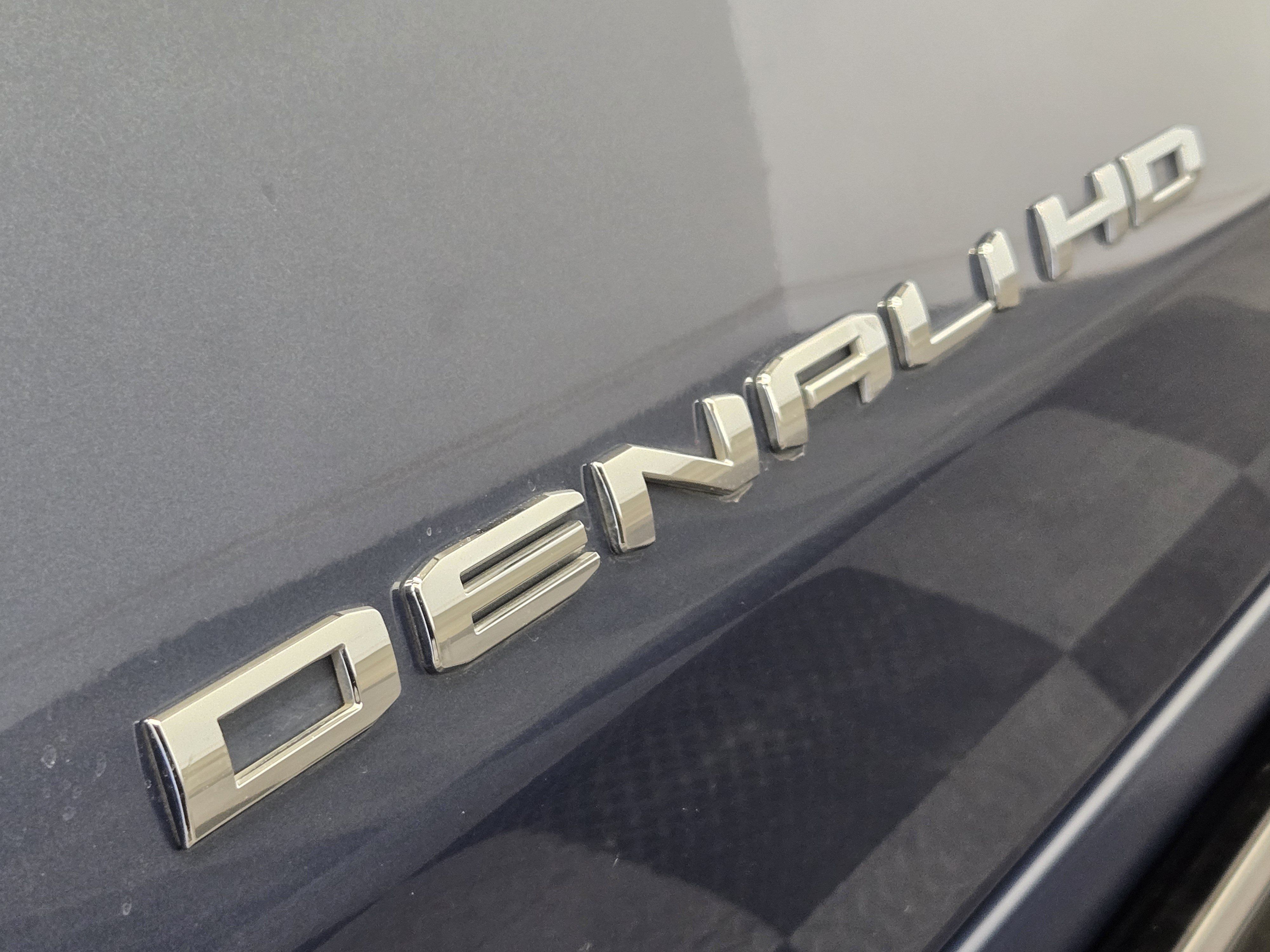 Used 2025 GMC Sierra 2500 Denali w/ Denali Reserve Package AWD/4WD image 13