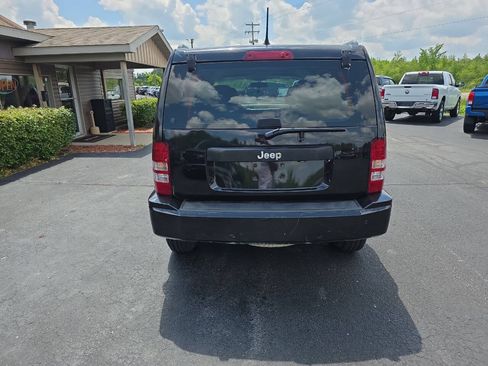 Used 2012 Jeep Liberty Sport AWD/4WD image 7