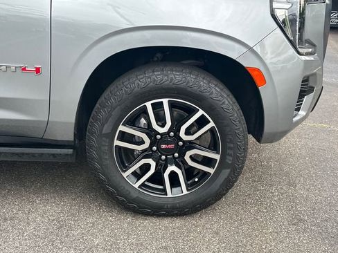 Used 2024 GMC Yukon AT4 w/ Technology Package AWD/4WD image 15