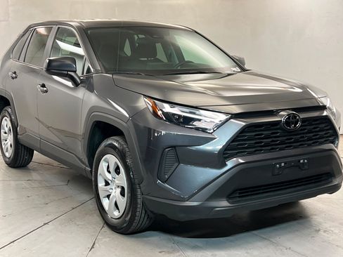 Used 2025 Toyota RAV4 LE AWD/4WD image 7