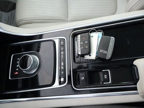 Used 2016 Jaguar XF Prestige image 20