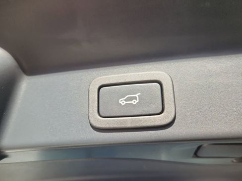 Used 2022 Jaguar F-PACE S image 13