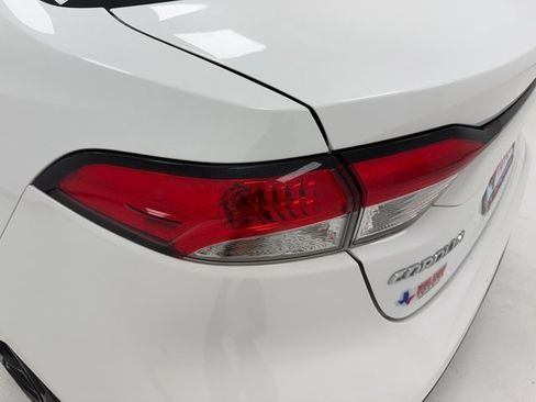 Used 2021 Toyota Corolla LE image 36