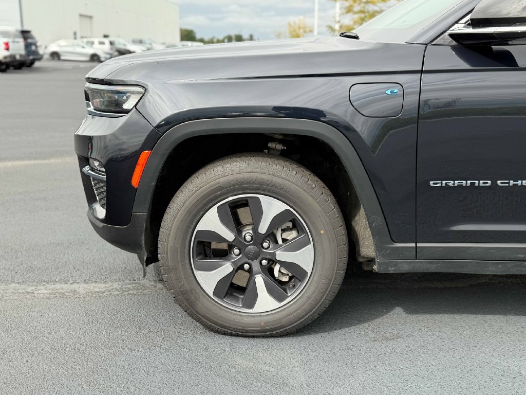Used 2024 Jeep Grand Cherokee Limited 4xe AWD/4WD image 12