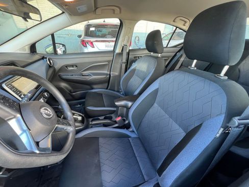 Used 2025 Nissan Versa SV FWD image 36