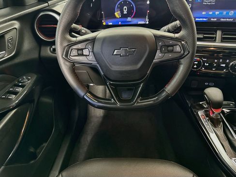 Used 2024 Chevrolet Trax RS w/ Sunroof Package FWD image 24