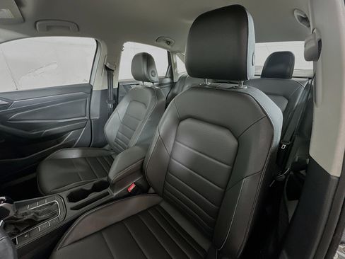 Used 2024 Volkswagen Jetta SE image 19