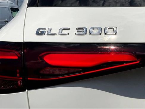 Used 2026 Mercedes-Benz GLC 300 4MATIC image 25
