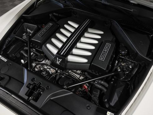 Used 2014 Rolls-Royce Wraith RWD image 12
