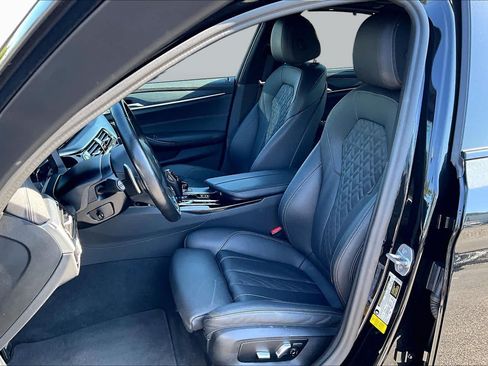 Used 2022 BMW 530i w/ Executive Package RWD image 8