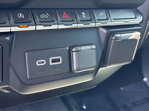 Used 2021 Chevrolet Silverado 1500 Custom image 25