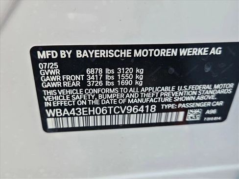 Used 2026 BMW 750e xDrive w/ Premium Package image 17