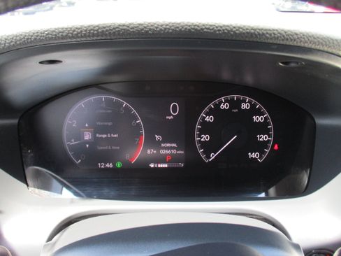 Certified 2023 Honda HR-V LX image 17
