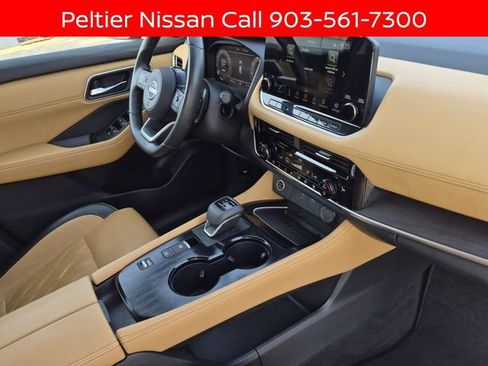Certified 2023 Nissan Rogue Platinum w/ Platinum Premium Package FWD image 13