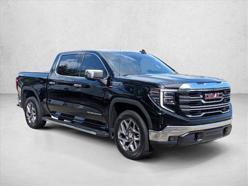 Used 2022 GMC Sierra 1500 SLT w/ SLT Convenience Package image 3