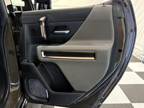 Used 2024 GMC Hummer EV 2X w/ LPO, Illumination Package AWD/4WD image 28