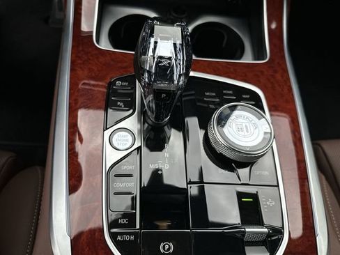 Used 2024 BMW ALPINA XB7 image 28