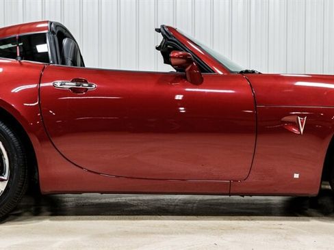 Used 2009 Pontiac Solstice Coupe w/ Premium Package image 19