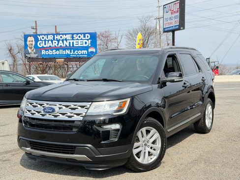 Used 2018 Ford Explorer XLT w/ Equipment Group 202A image 97