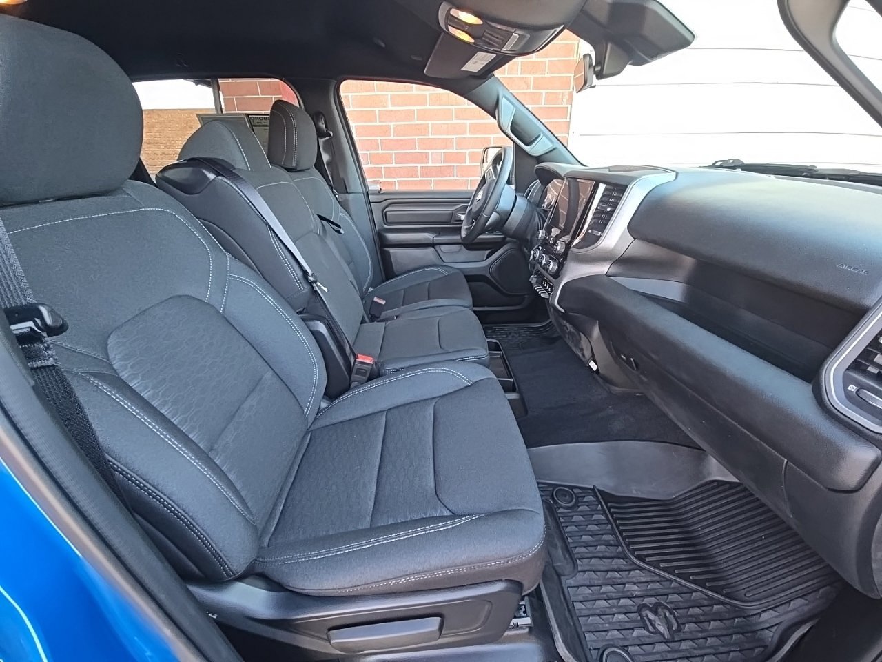 Used 2025 RAM 1500 Warlock AWD/4WD image 24