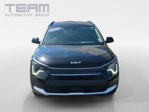 Used 2024 Kia Niro EX image 2