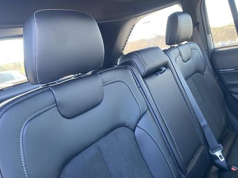 New 2025 Jeep Grand Cherokee Altitude image 31