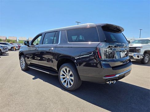 New 2025 Chevrolet Suburban Premier image 3